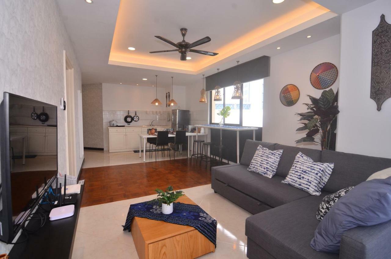 New Riverbank Suites - Waterfront Kuching City Eksteriør billede