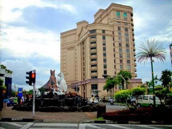 New Riverbank Suites - Waterfront Kuching City Eksteriør billede